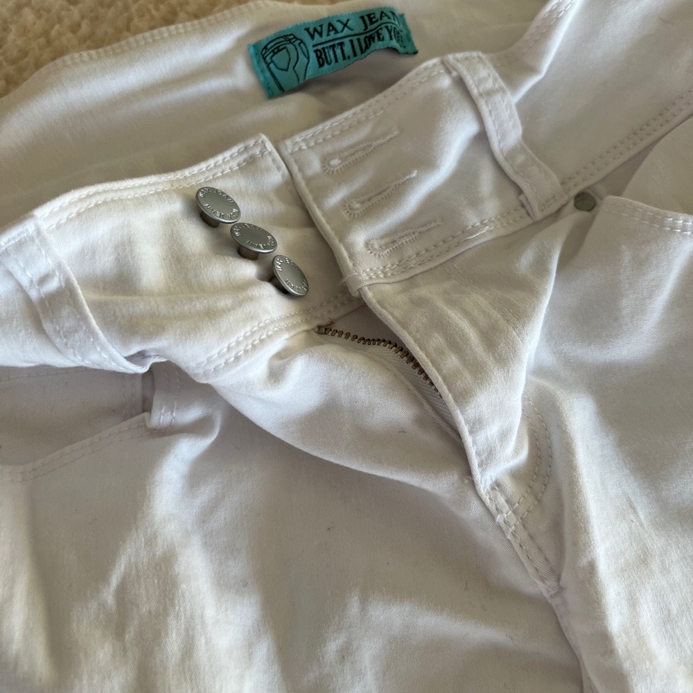 White skinny leans